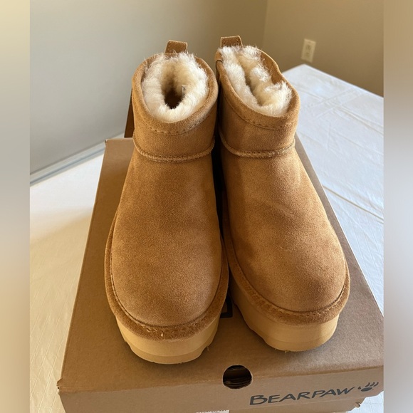 Bearpaw Women's Retro Shorty Boots size 8 - Picture 2 of 10